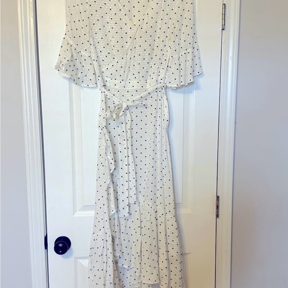 H&M CONSCIOUS RUFFLED FLOWYPOLKA DOT White size 8 - Picture 5 of 8